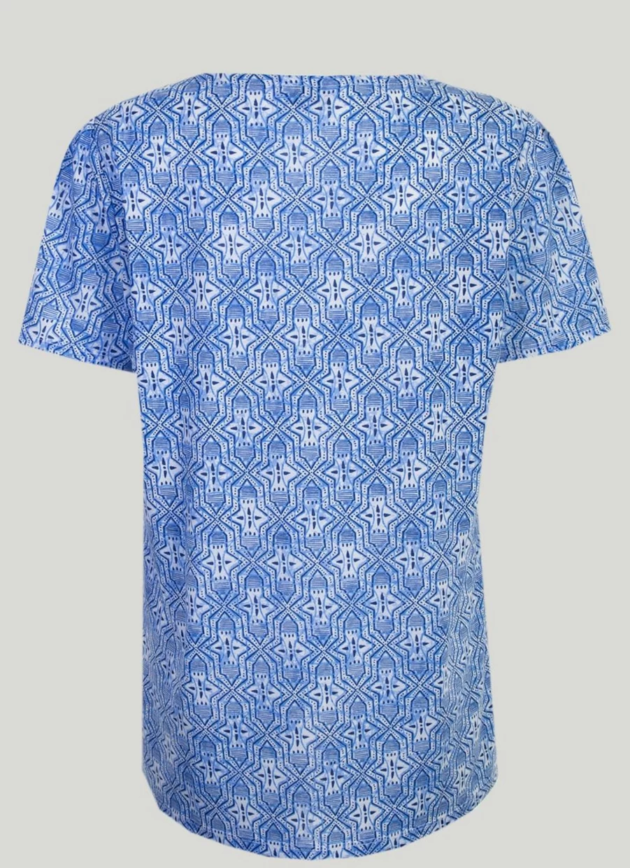 Isle Women's Graphic Print T-Shirt - Stylish Casual Tee for Everyday Wear