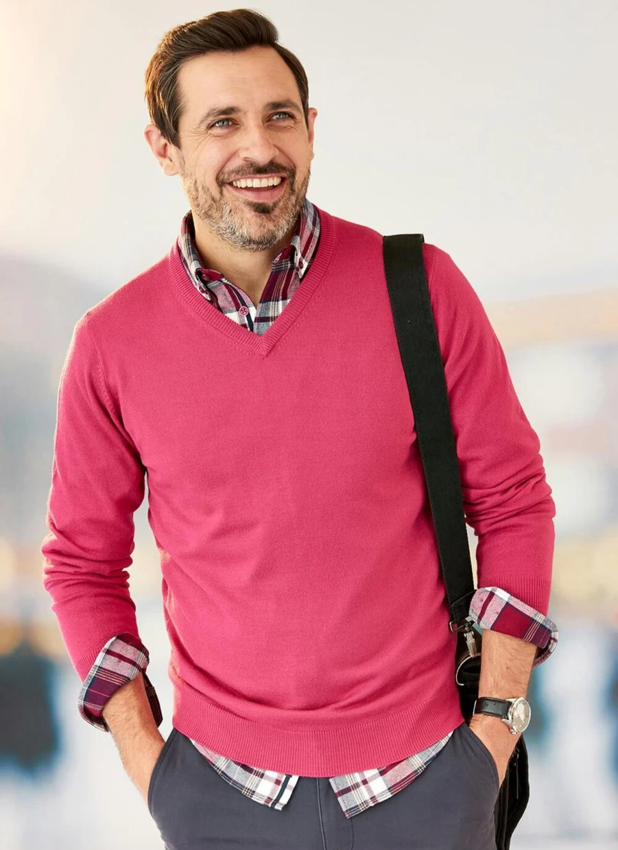 James Pringle Men's V Neck Fine Knit Jumper - Lightweight Comfortable Sweater